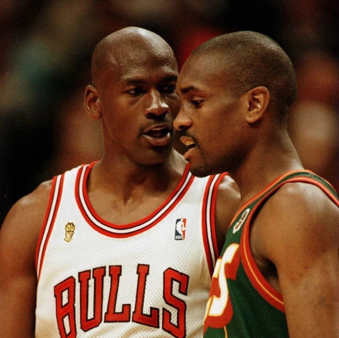 奥尼尔和罗德曼互怼的一场比赛,奥尼尔和罗德曼互飙垃圾话