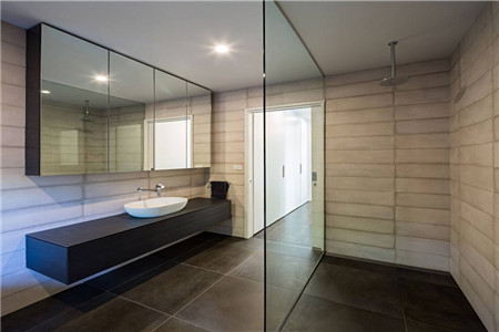 厕所门对着大门挂什么颜色门帘子,房子厕所门对着大门好不好