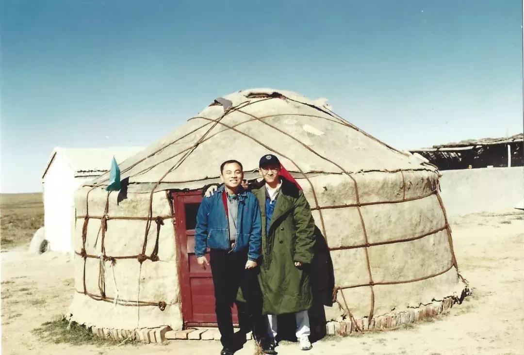 两人男人相爱还在北京开了一家人气酒吧爱情事业双丰收