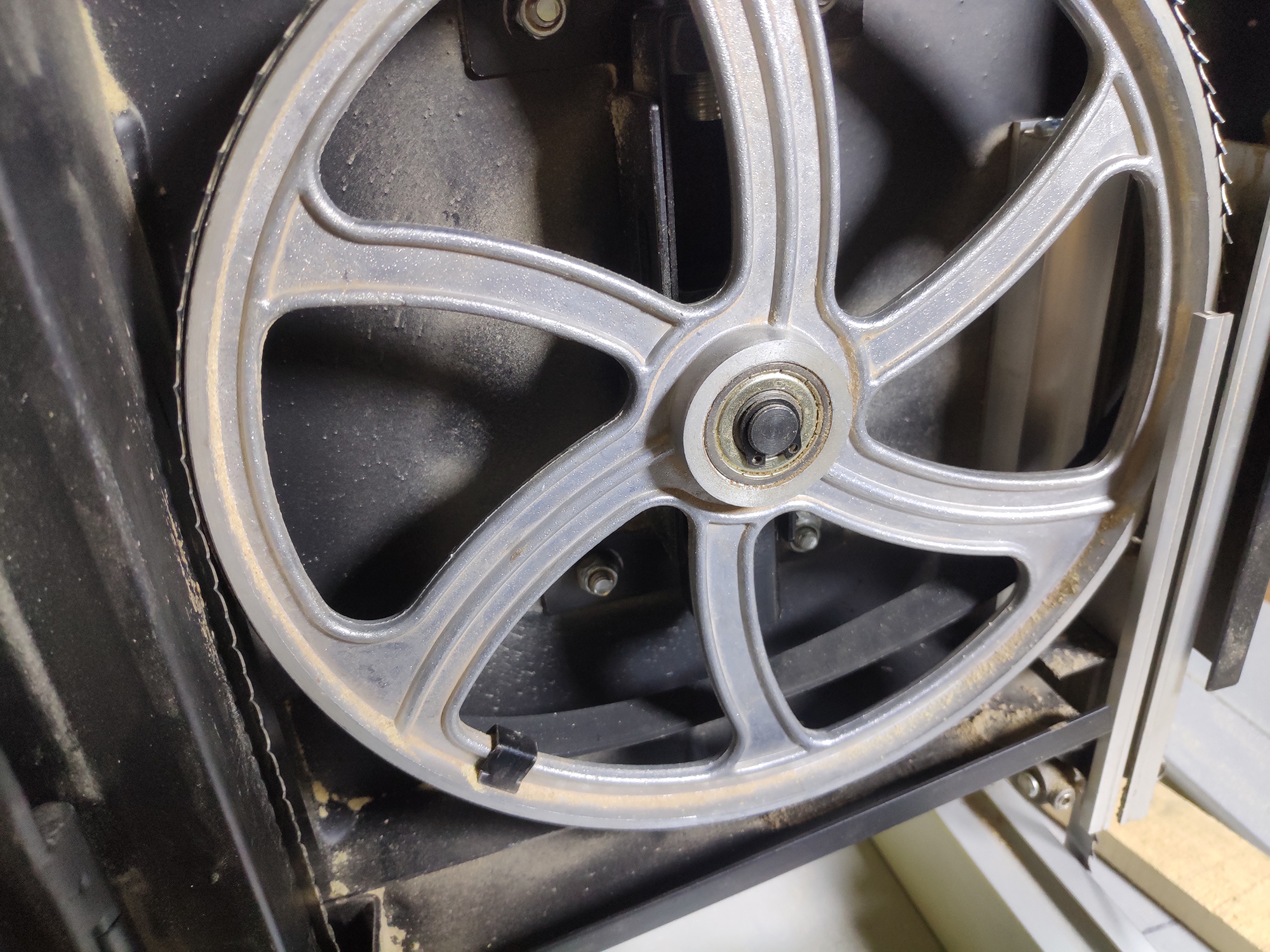 带锯的正常使用,木工带锯使用注意事项