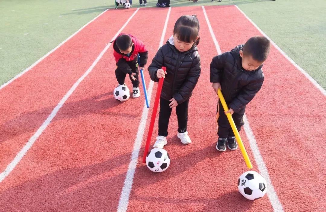 关于足球的简单小游戏,特别好玩儿的足球游戏