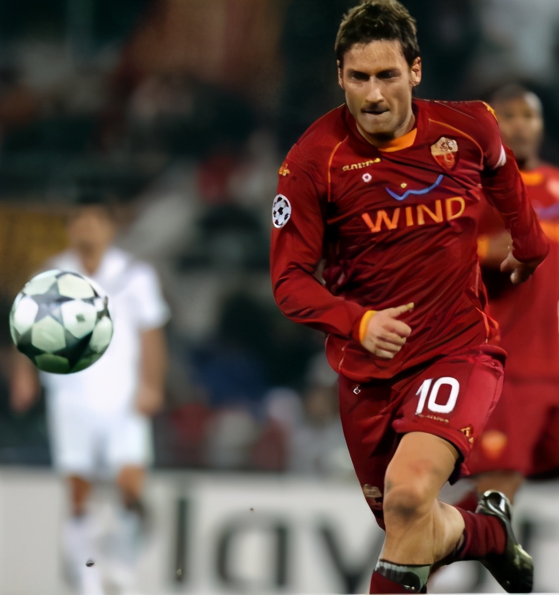 身披10号球衣,足球巨星排名贝利