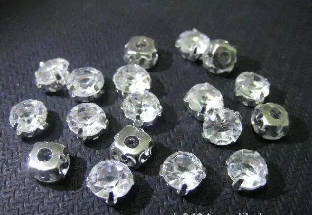 奥地利水钻和莫桑钻哪个好,捷克钻跟奥地利水钻区别