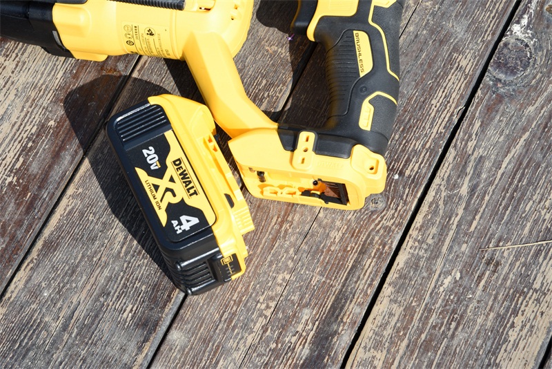 释放自我，轻巧随行-得伟DCH133无刷充电电锤入手使用体验