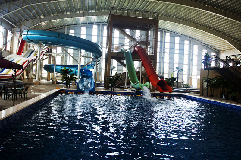 好似北京闹市中的瑶池仙境，使紧张的神经放松，运河苑温泉水世界