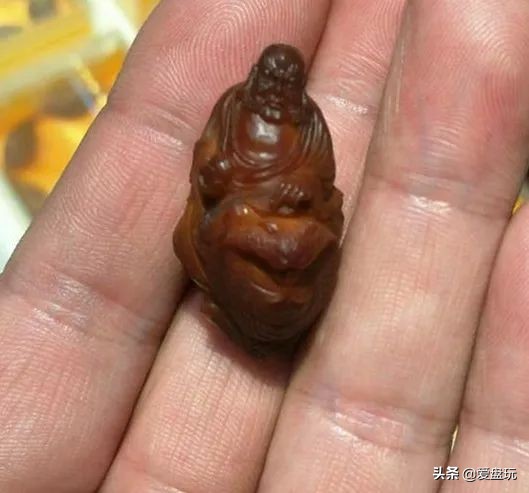 橄榄核雕如何开裂得快点图片,橄榄核雕如何开裂得快一点图片