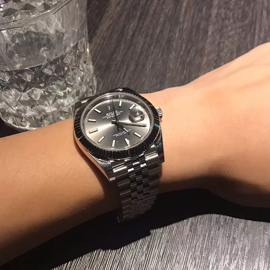 一入表坑深似海，居然有人一年买了24块手表？