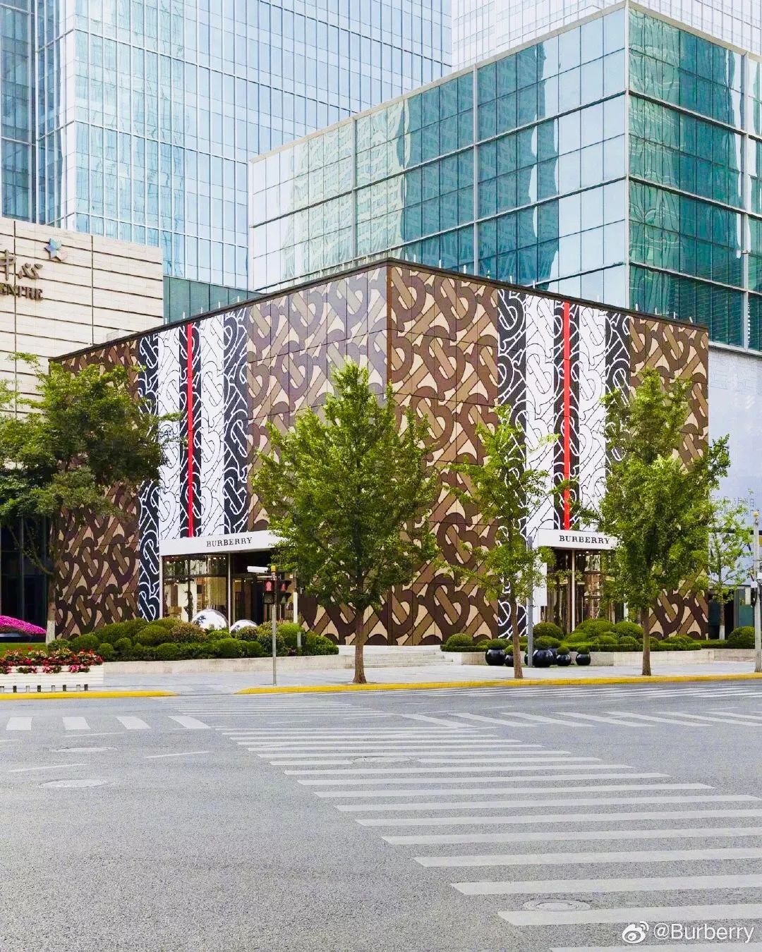 淮海路和南京西路哪个繁华,南京西路vs陆家嘴