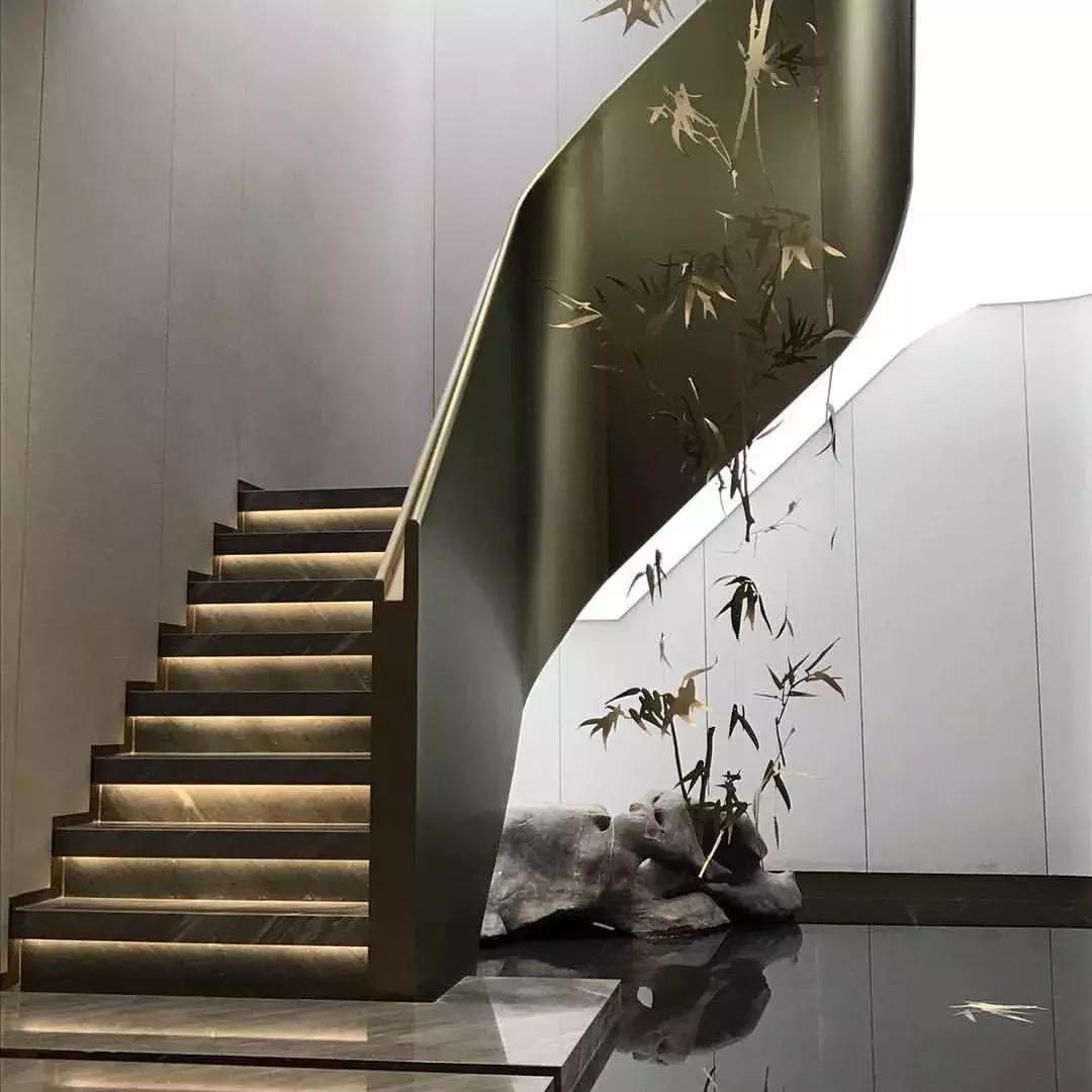 楼梯这样设计才惊艳,楼梯下空间怎么设计高级