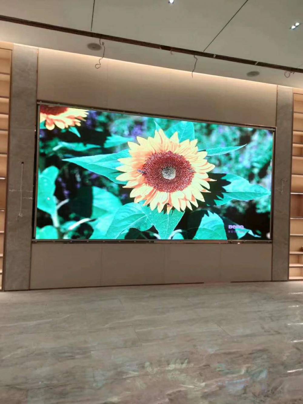 室内p2.5全彩高清显示屏价格,室内p2全彩led显示屏现场实拍