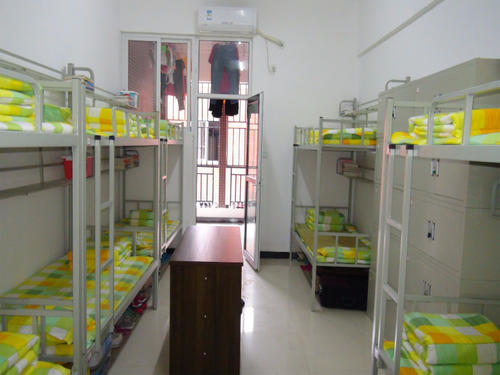 成都华大卫校怎么样,成都华大卫校学费一年是多少