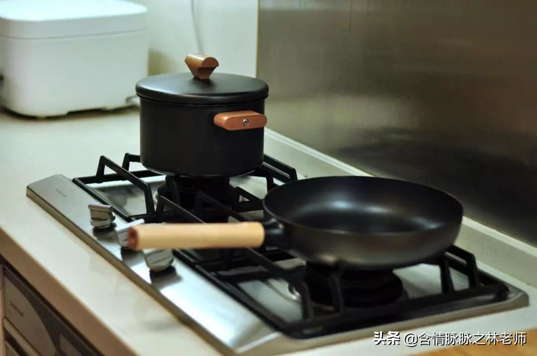 早餐三合一煎锅教程,多功能四孔煎锅早餐做法