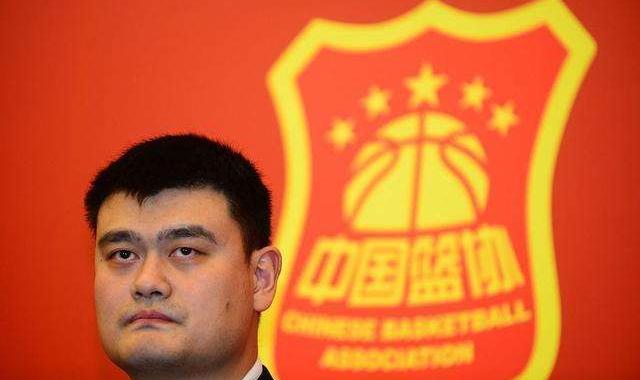 叶莉与姚明是如何走到一起的,叶莉和姚明相差几岁