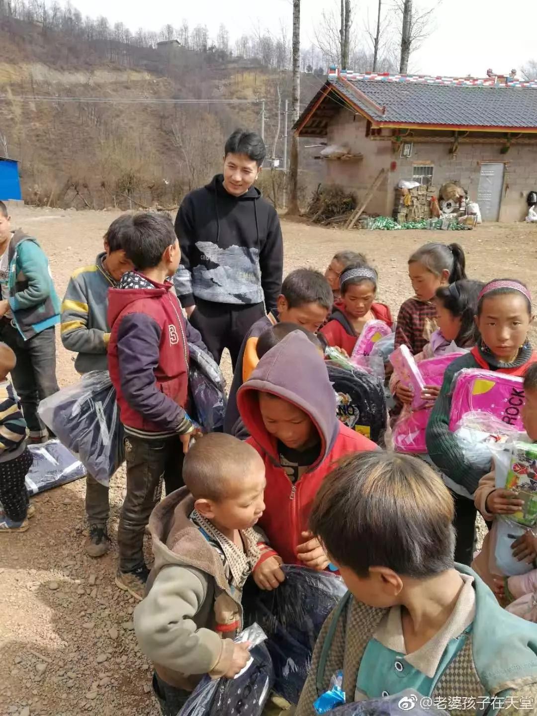 5000个口罩背后:他从天堂跌入地狱,但依旧相信人间