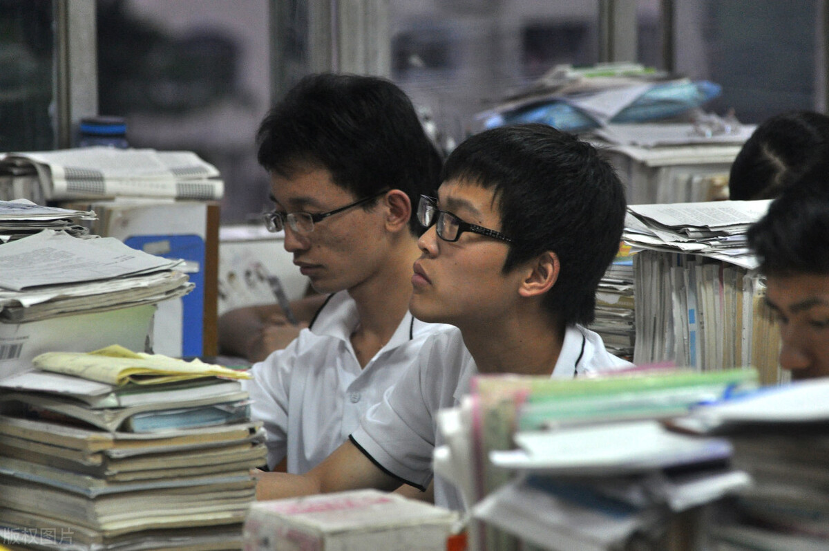 天津一中2023年考上清北有多少人,全班44人33人考取清北