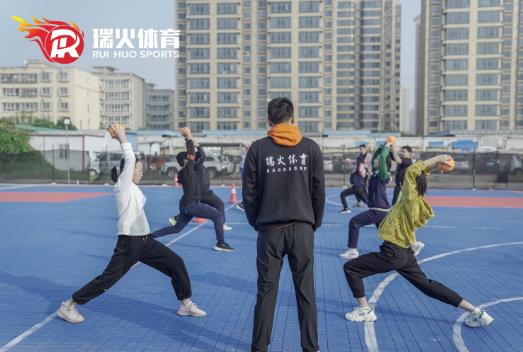 怎么在家练习100米短跑爆发力训练,如何练习爆发力突破