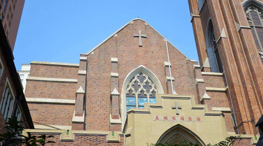 天主教和基督教教堂风格区别,天主教和基督教教堂内部区别