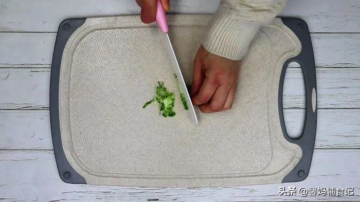 宝宝便秘？煮粥加些这食材，营养密度高，还能防便秘