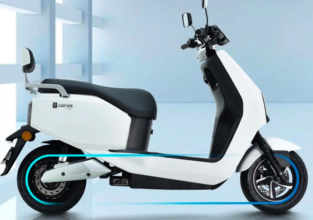 2款大动力电摩来了，前后双碟刹，配钢丝轮胎，多种路况可骑行