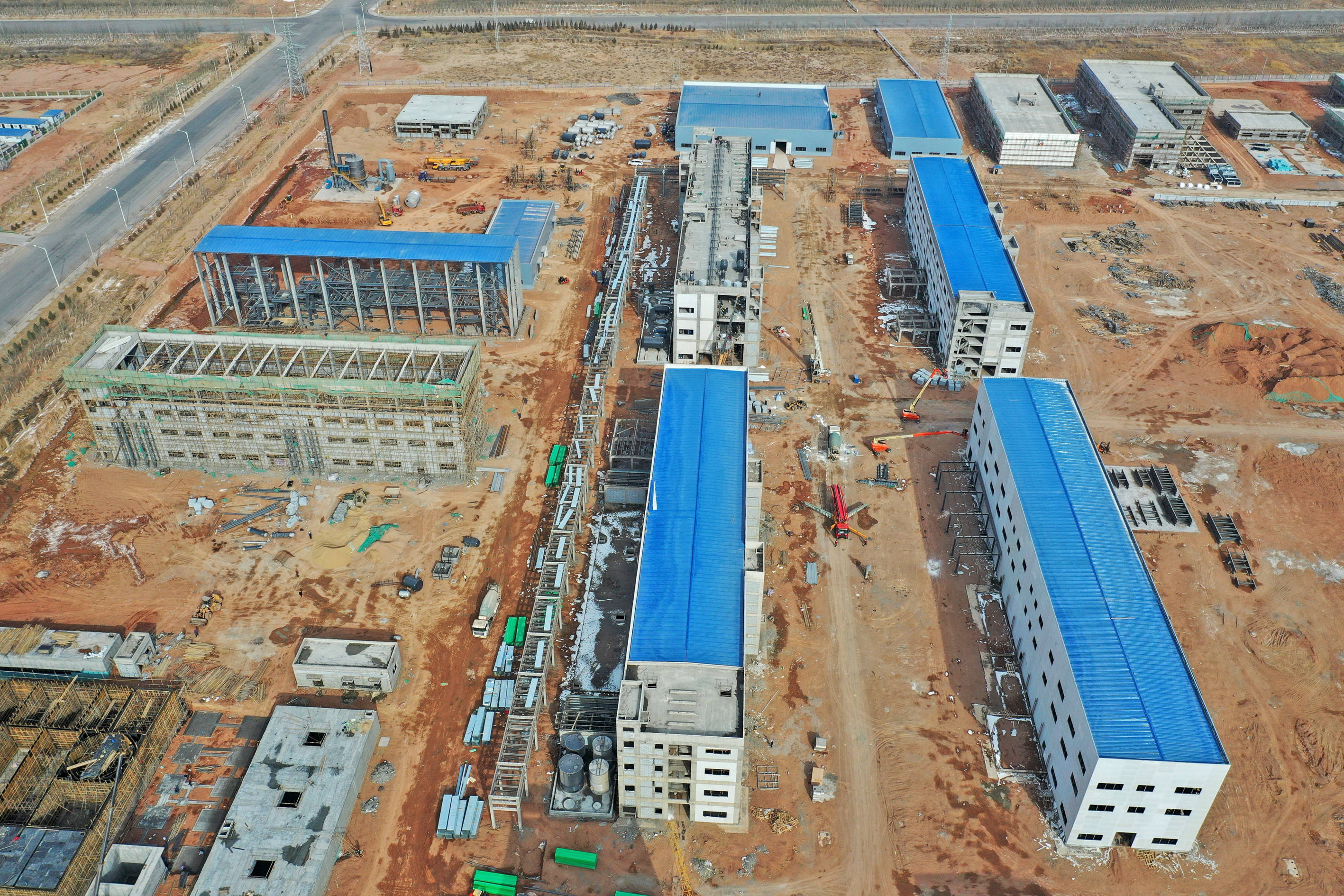 以“干在实处走在前列”的奋斗精神开好局起好步—吴忠市吹响加快重大项目建设扩大有效精准投资“冲锋号”