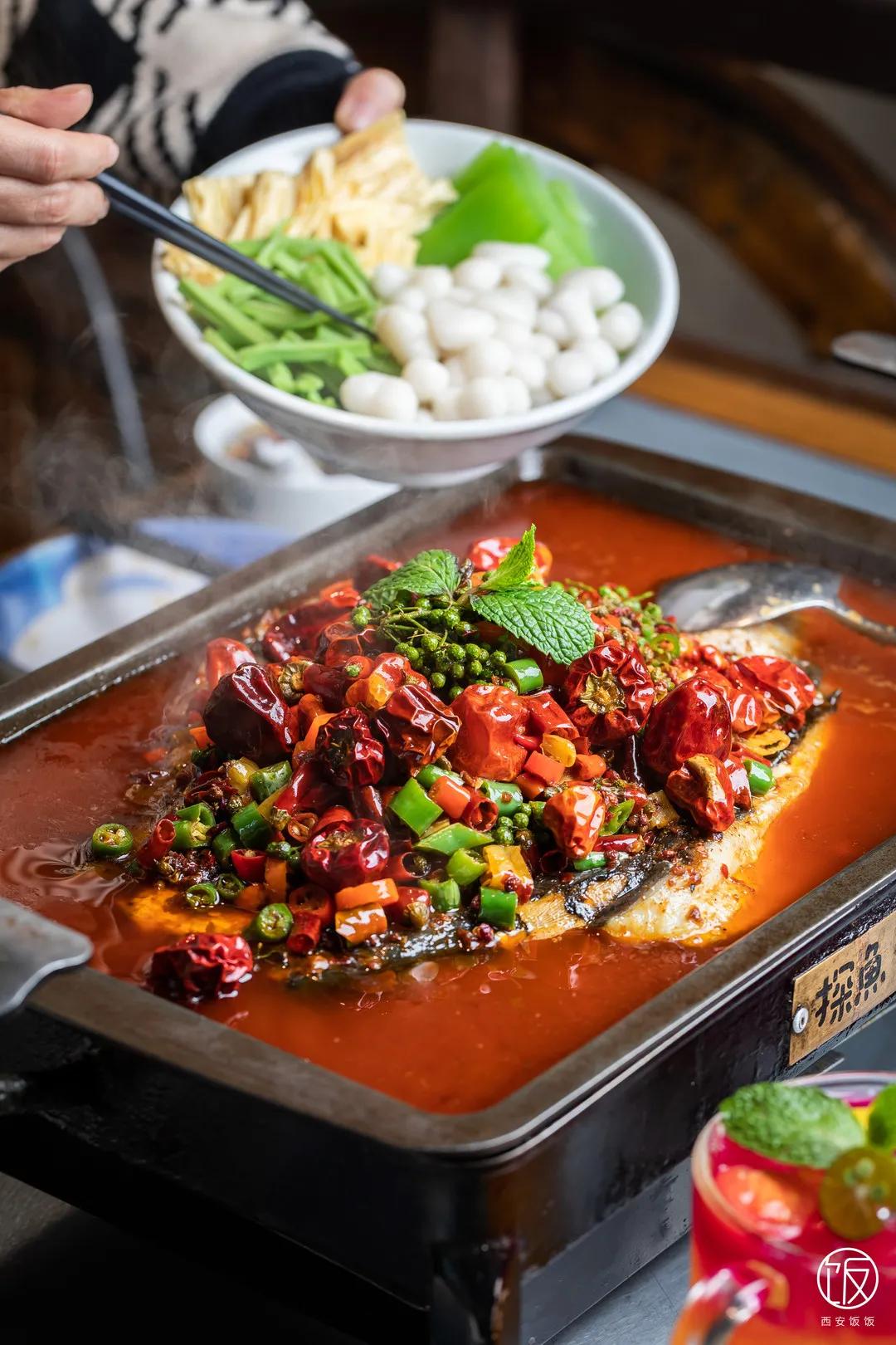 能看到钟楼的美食,看见钟楼的西安美食