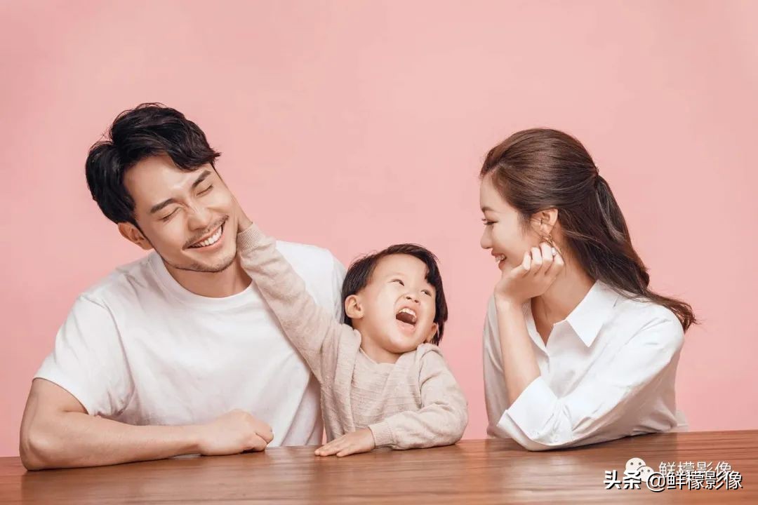 新春全家福拍摄技巧,全家福新年拍照姿势推荐