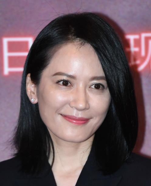 那些一刀切削骨的明星还好吗？后遗症一大堆，小方脸成最大赢家