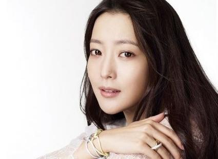 18岁韩国第一美人金喜善,韩国第一美少女金喜善简历