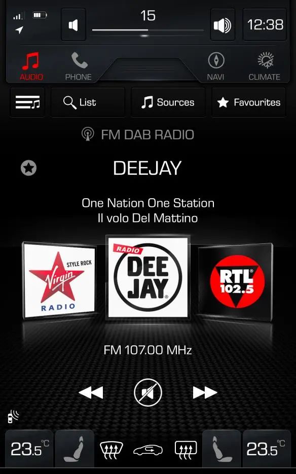 法拉利roma白外黑内,法拉利roma白色硬顶