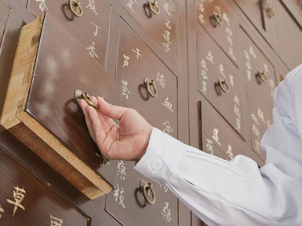 防乳癌复发转移,中医辅助守护癌友健康