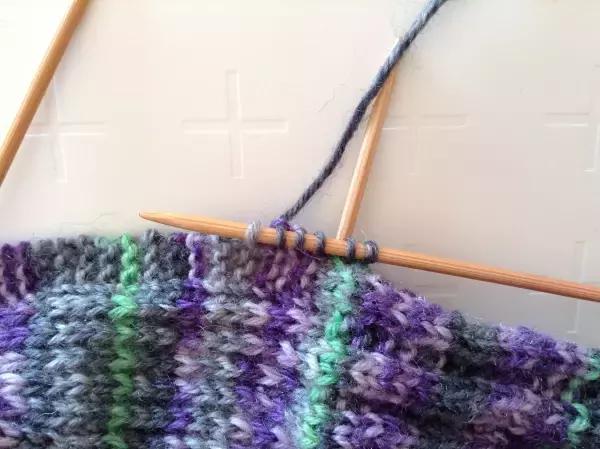 珊瑚绒线织袜子教程简易,如何编织冬天袜子教程