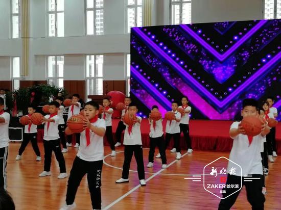 哈尔滨市群力实验四小,哈尔滨群力实验小学校有多少人