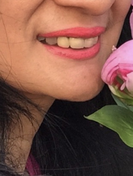 你可以没有爱情但不可以没有面包,可以没有爱情不能没有口红和香水