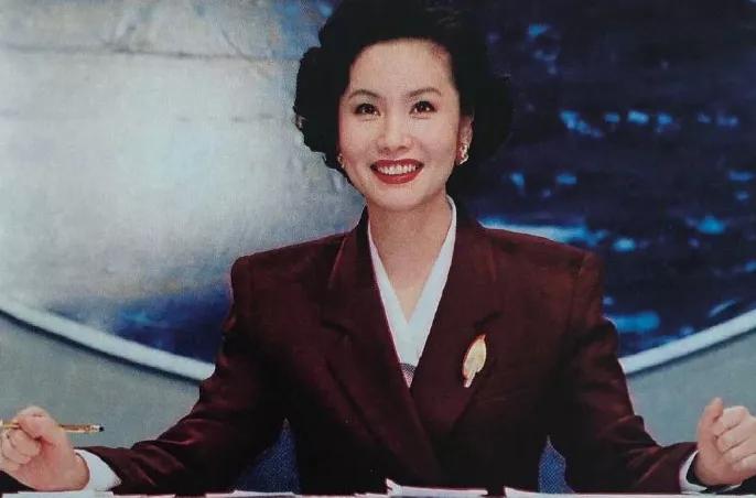 从中央电视台走出的主持人,从芒果台离开的女主持人