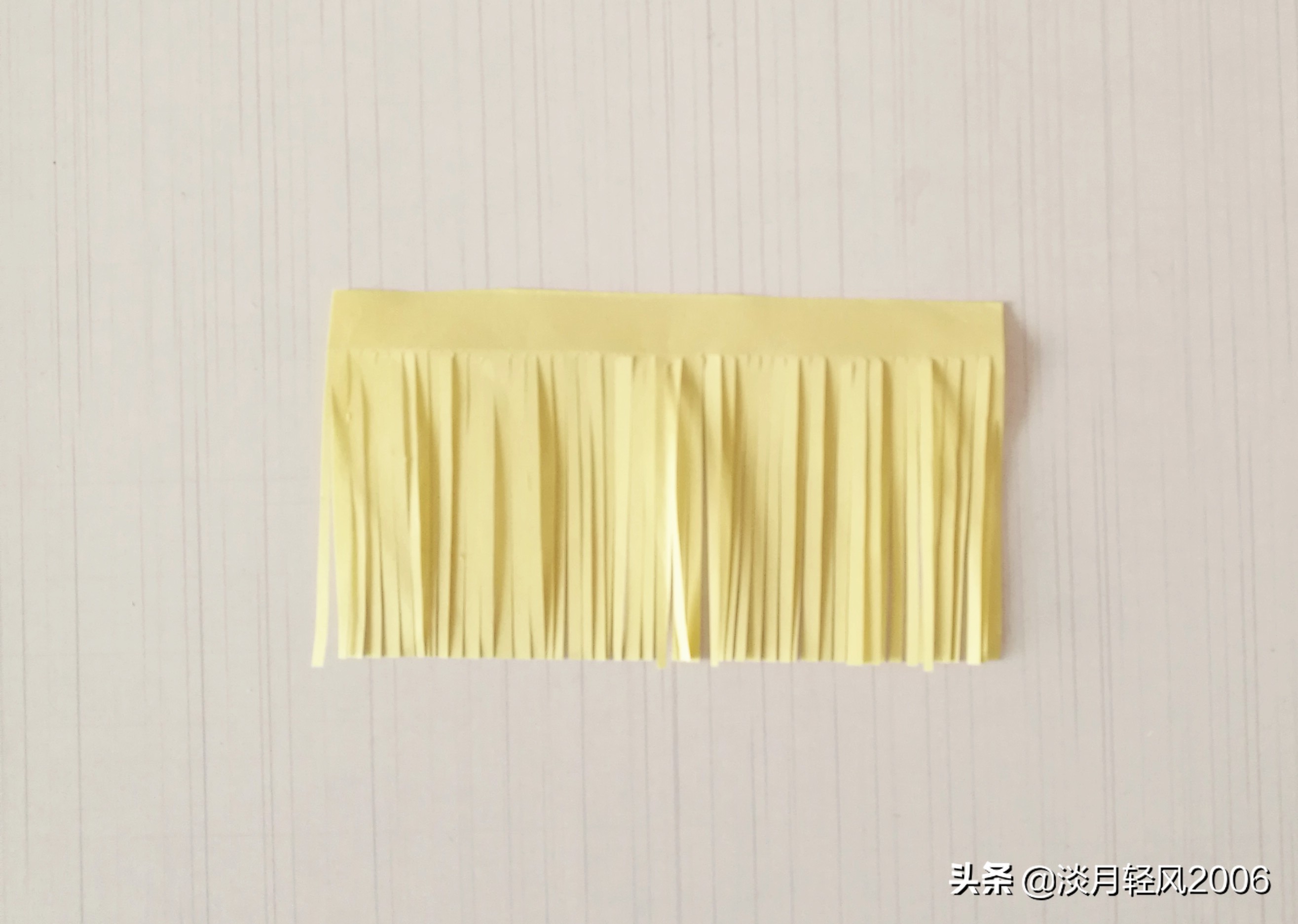 只用卡纸做的手工小灯笼,卡纸手工小灯笼做法