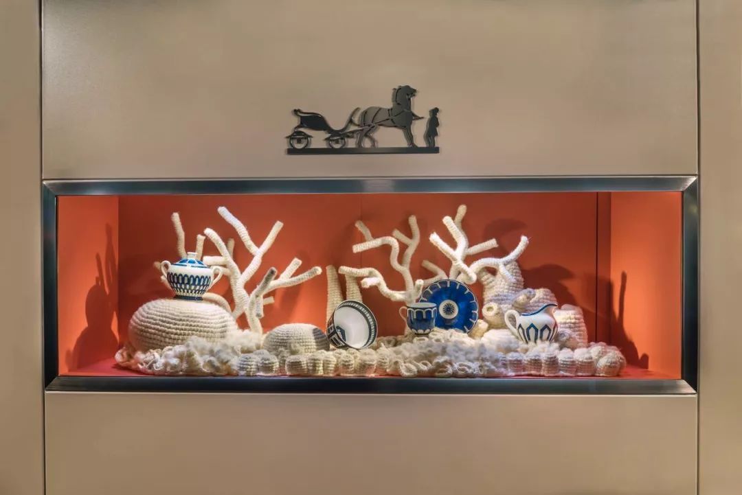 爱马仕最新的橱窗设计,手工制作的梦幻艺术空间