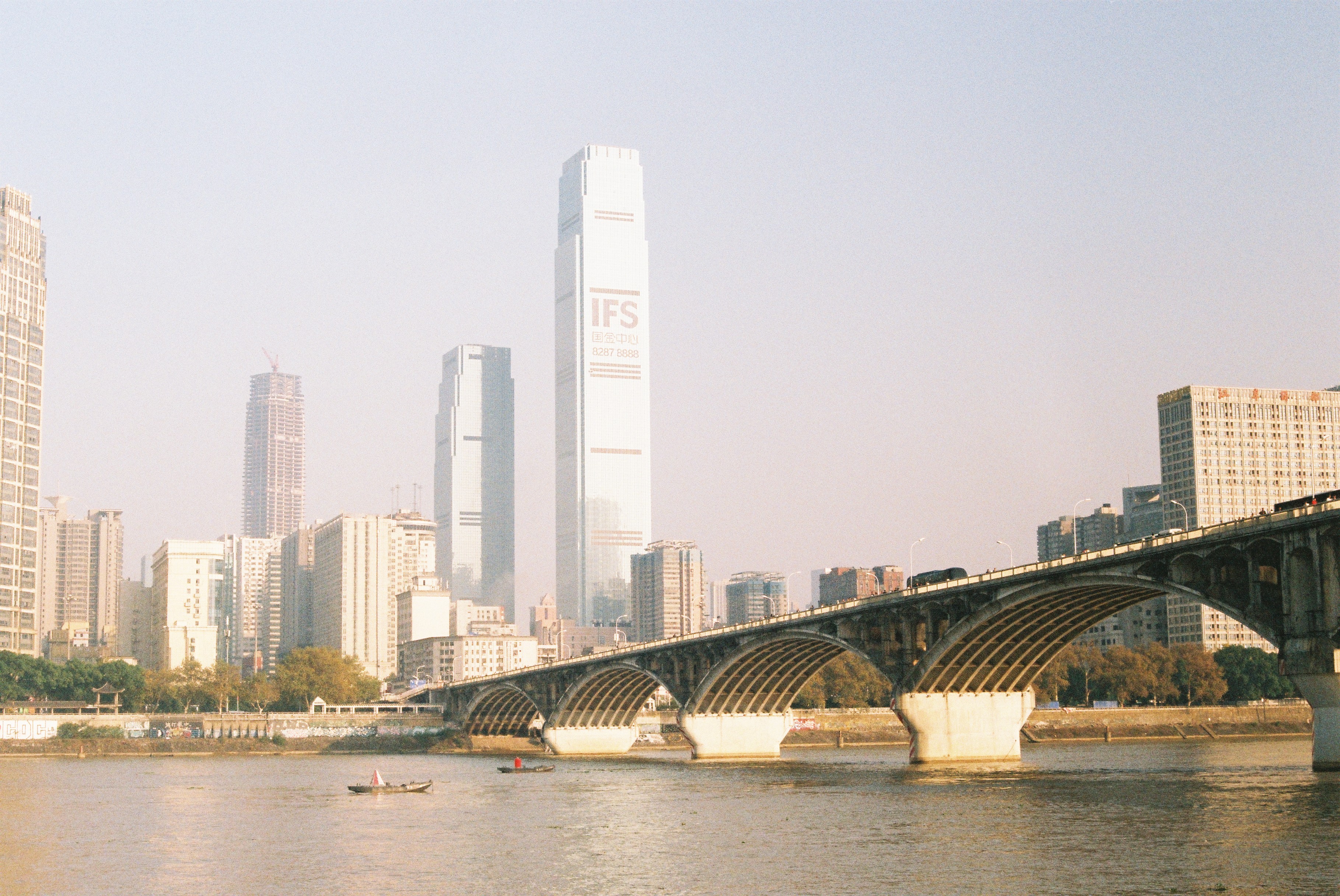 胶片拍出来不晒是什么样子的,日系胶片拍摄过程