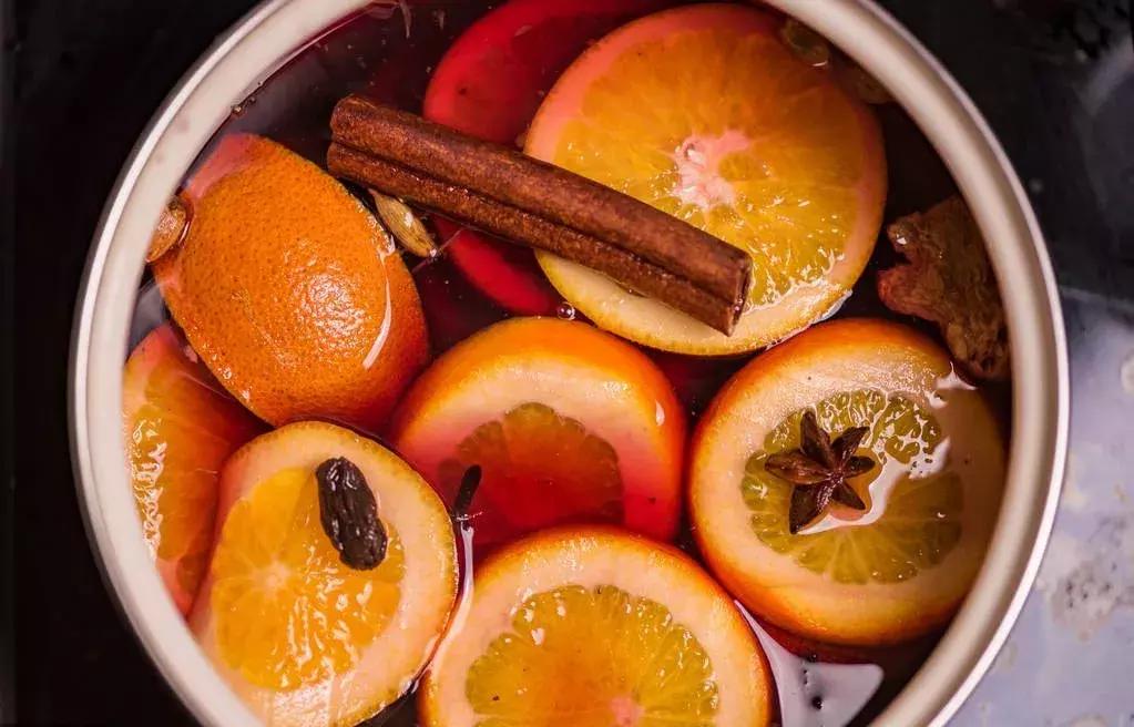 做了一锅热红酒，端出去一分钟就被抢光了……