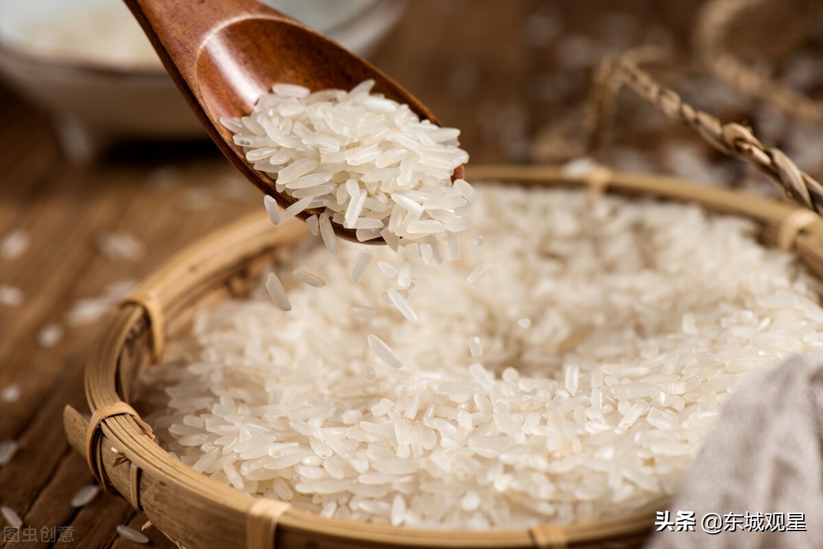 棉袜容易脚臭还是丝袜容易脚臭,为什么穿袜子脚会舒服