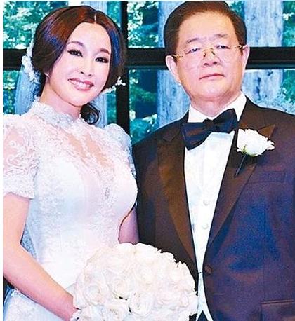 刘晓庆姜文再相聚视频,刘晓庆和陈佩斯开玩笑