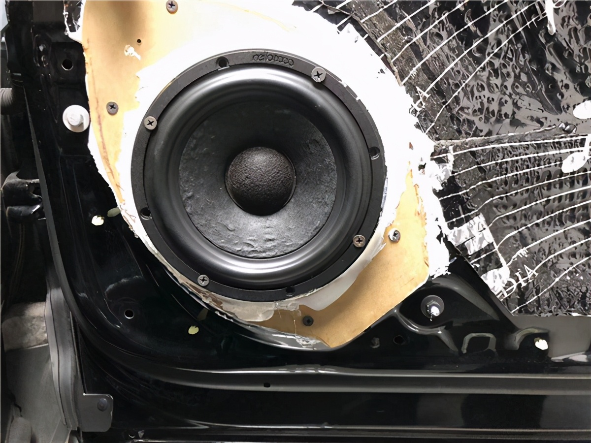 昂科威plus音响改装升级,别克昂科威bose音响升级