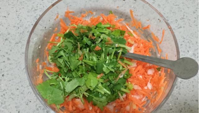 怎么炸肉丸子酥软好吃,怎么炸出又酥又脆的丸子