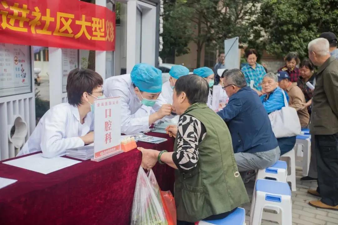 市中医院开展大型义诊活动,市中医院的义诊活动