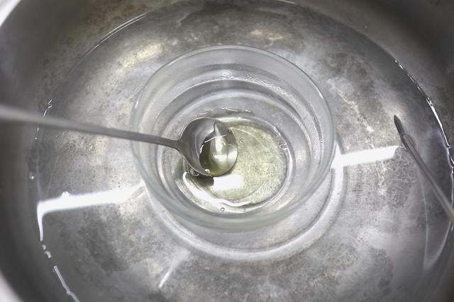 无油无糖的小蛋糕，老人和血糖高的人特别喜欢吃，暄软蓬松解馋