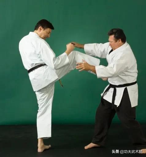 跆拳道街头实战视频,跆拳道街头实战腿法