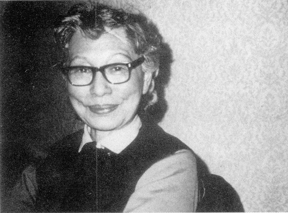 从贵族小姐沦落到乡下喂猪、刷马桶,替夫还债,她的优雅让人心疼