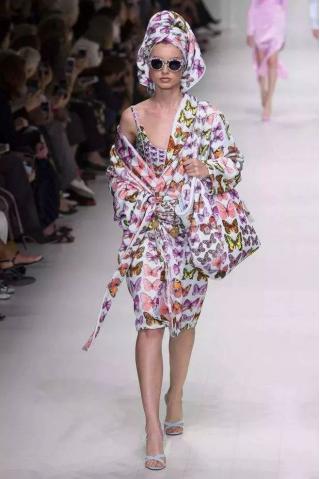 范思哲品牌故事,versace和范思哲是一个品牌吗