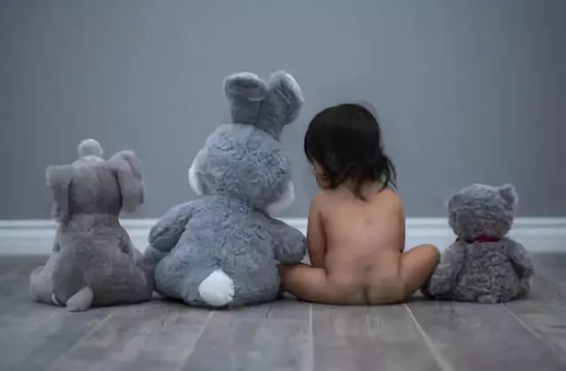 让宝宝离开尿不湿学会自己尿尿,怎么让宝宝戒掉尿不湿拉粑粑