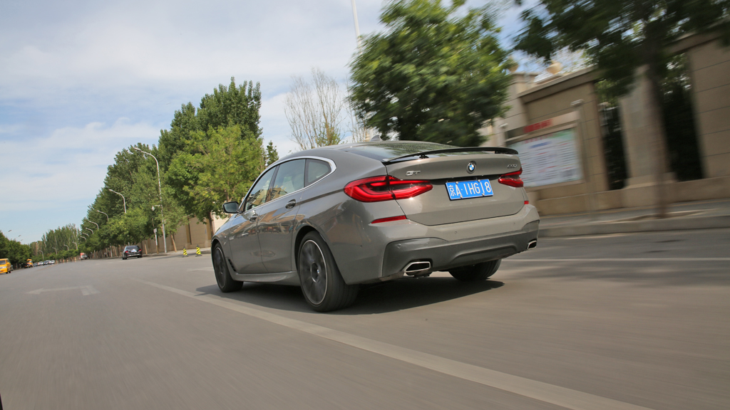 他强任他强清风拂山岗动图,2021款宝马6系gt深度测评