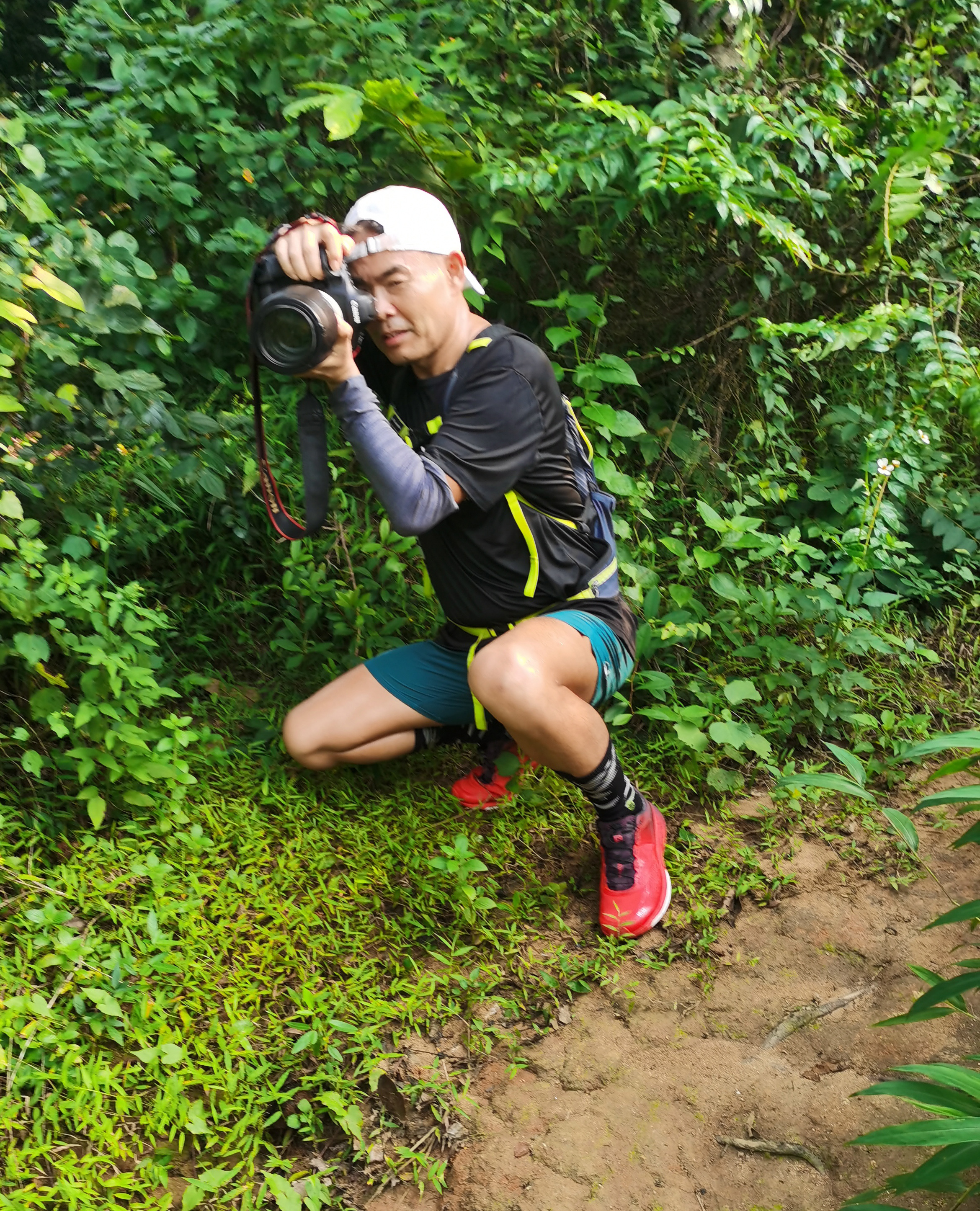这场越野有指南针奖牌，赛后还有红包拿，满是欢愉和快乐